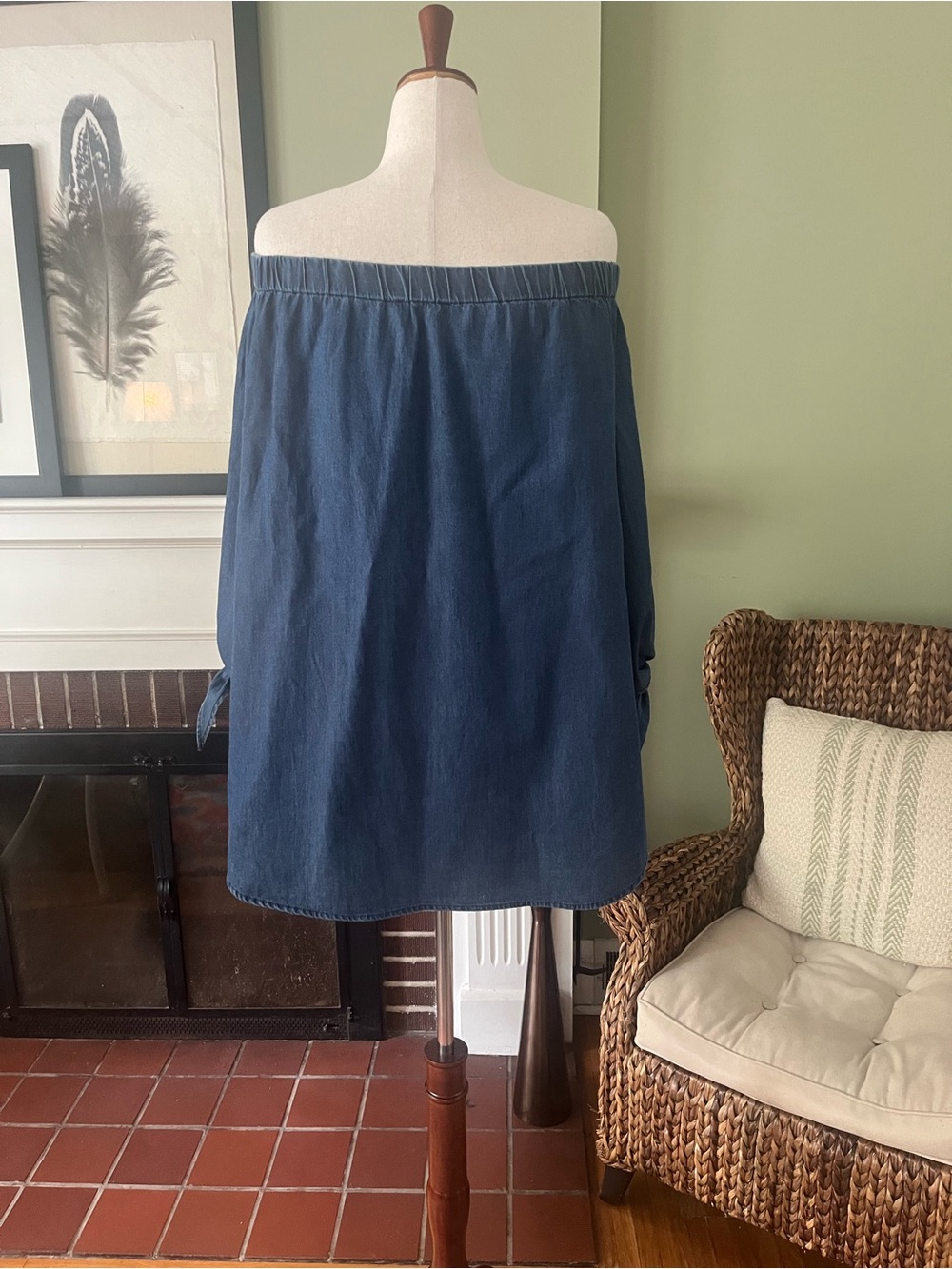 ELOQUII Soft Chambray Off-the-Shoulder Tunic | Tie Sleeve | 22 - Picture 4 of 5